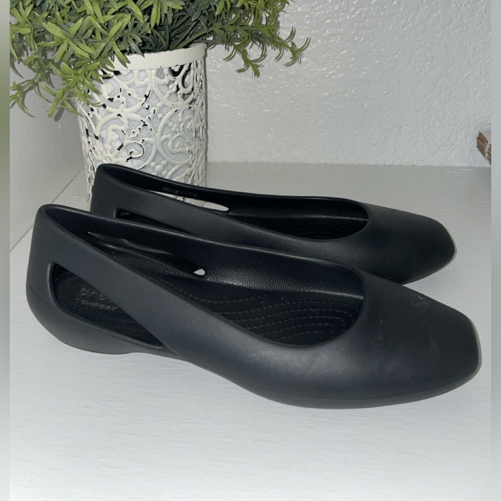 CROCS iconic comfort Black Women's Flats (size 7)